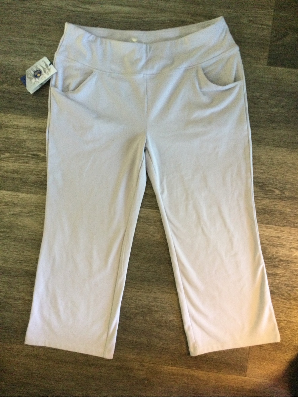 Women's Light Gray Pull-On Capri Pants